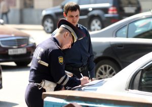 Пока делается лицензия можно ли работать в Такси?